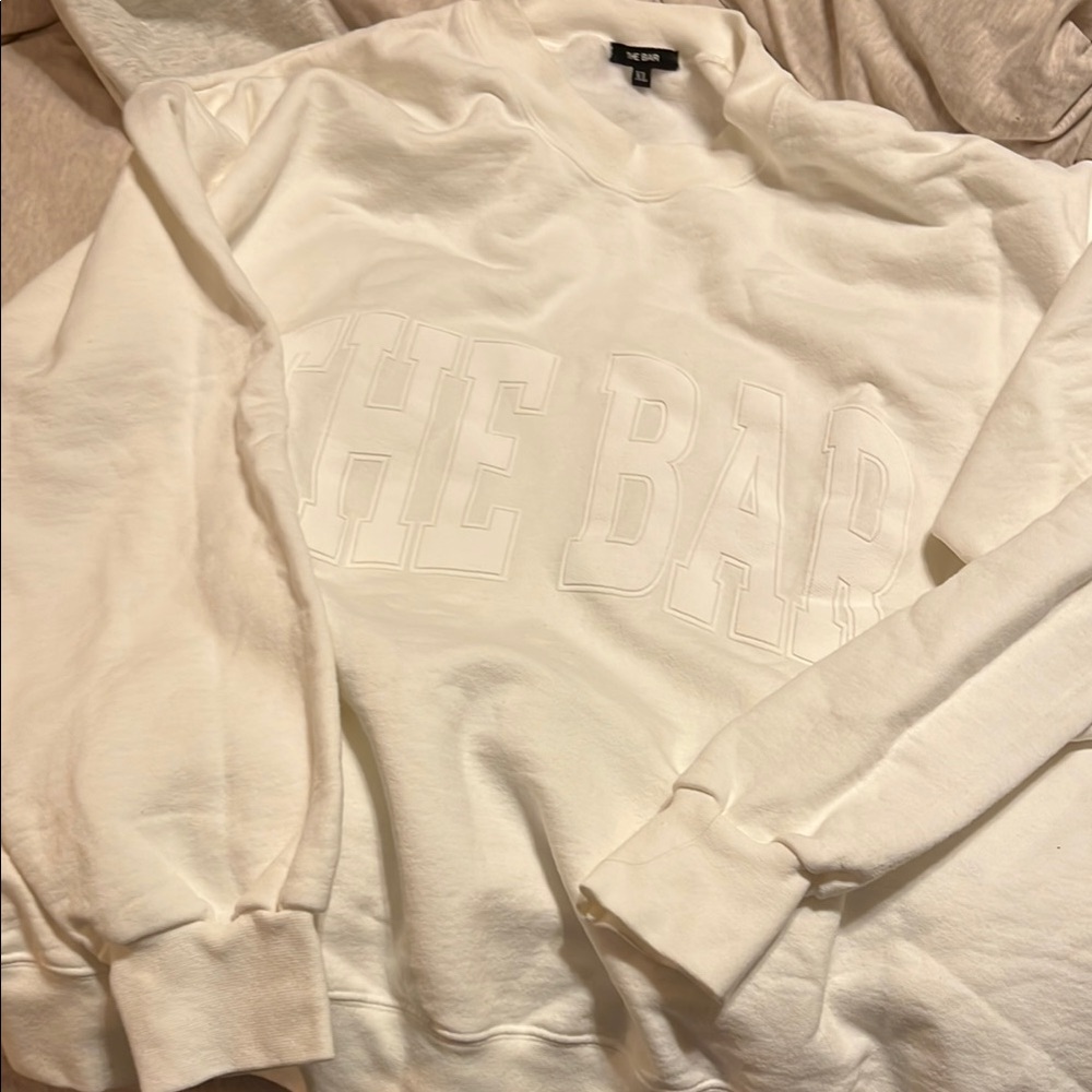 The bar varsity sweatshirt in white